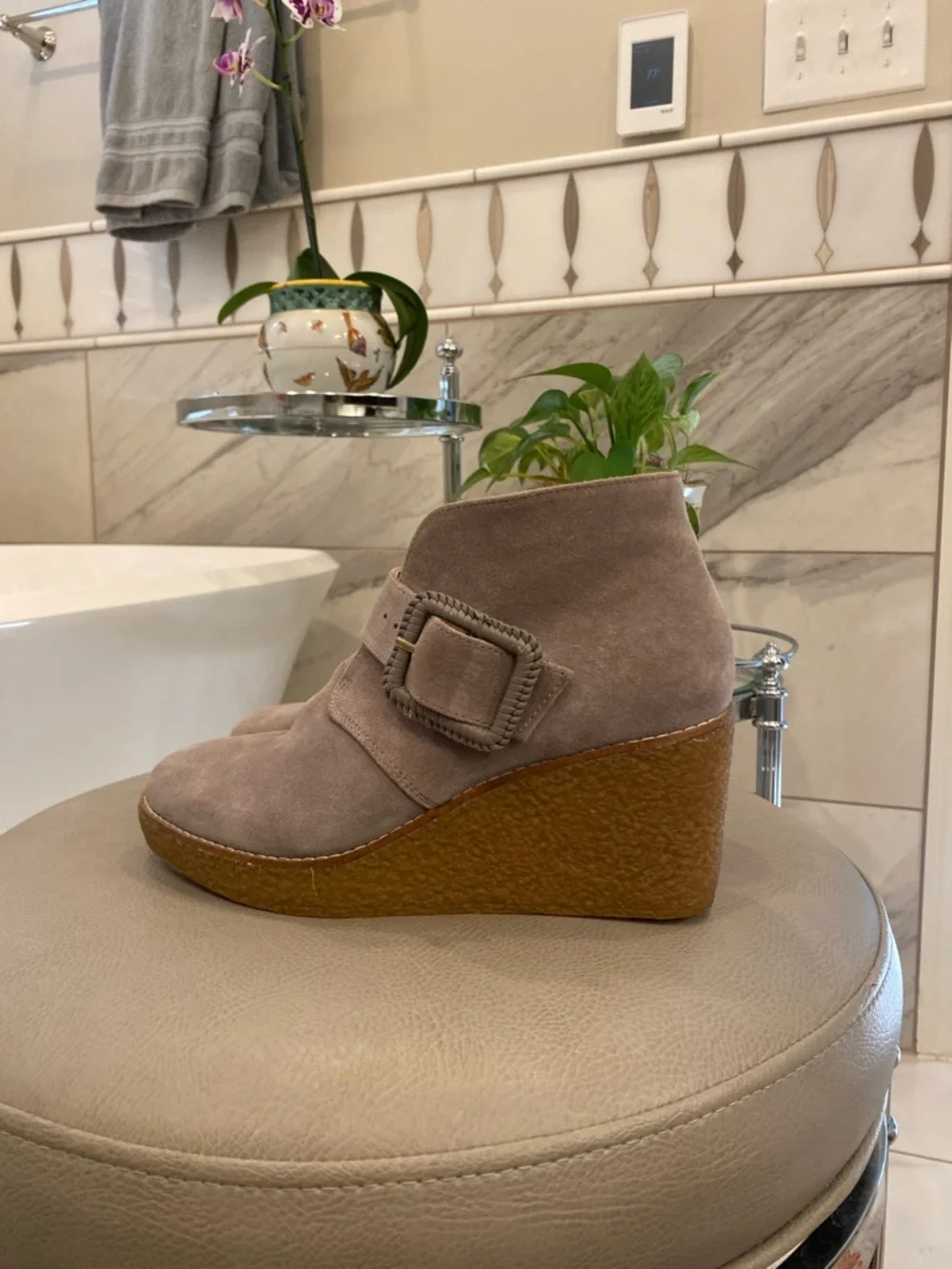 Jack Rogers Izzie Suede Wedge Booties Taupe Worn 1X Size 7